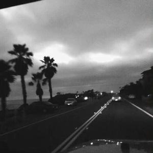 通勤车上满员黑裤袜OL
